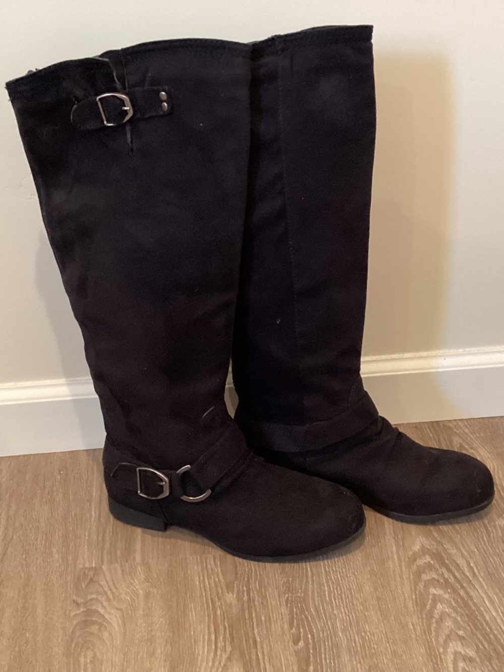 Wild diva lounge high boots, size 8.